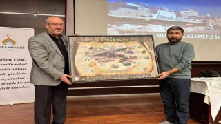 Gazeteci/Yazar ve Savaş Muhabiri Adem Özköseden duygu yüklü konferans