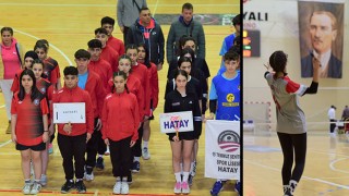 Gençler Badminton Grup müsabakaları Osmaniye'de başladı