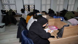 Gençler okuma evleriyle sınavlara hazırlanıyor