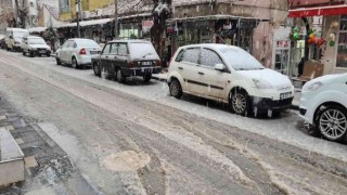 Gördese yılın ilk karı düştü