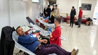 Gördesli vatandaşlar kan bağışına destek verdi