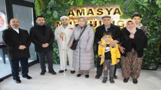 Görme engelli emekli imamın umre hayalini meslektaşları gerçekleştirdi