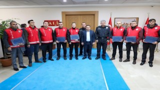 Güven timleri aranan 5 şahsı yakaladı, 12 şahsa uyuşturucudan işlem yaptı