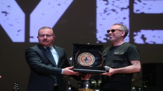 Haluk Levent Gaziantepte ücretsiz sahne aldı