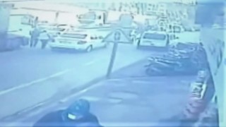 Hatayda hafriyat kamyonu karı kocaya çarptı: Kadın hayatını kaybetti, eşi yaralandı