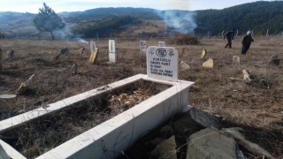 Hisarcıkın Ulaşlar köyünde mezarlığı hayırseverler temizledi