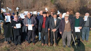 Hizmet alamayan köylüler yardım istiyor