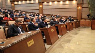 İBB Meclisinde İBBye “kırmızı kart”