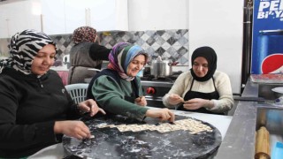 Iğdırda yaz ayında üretilen ürünler kış ayında satılıyor