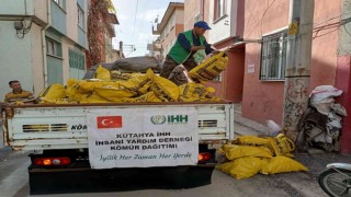 İHHdan 110 aileye odun ve kömür, 60 aileye soba yardımı