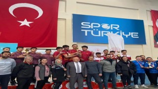 İhsaniye Anadolu Lisesi Okul Sporlarında başarıya doymuyor