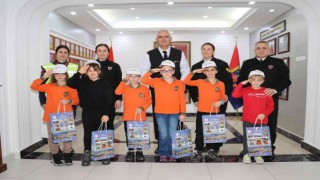 İlkokul öğrencileri askerlerle bir araya geldi