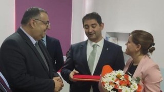 İş insanlarından kütüphane desteği