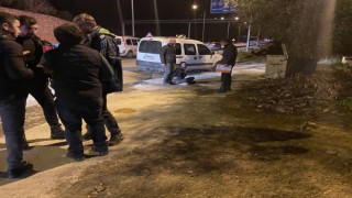 İş yerine silahlı saldırı yapıp, peşlerine düşen polis ekiplerine ateş ettiler
