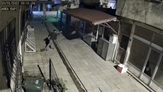 İş yerinin camını taşla kırdı, içerdeki bağış kutusunu çaldı