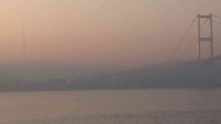İstanbul 2023e sisle uyandı
