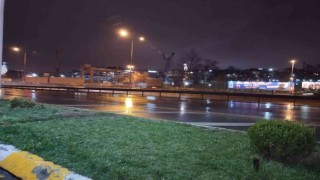 İstanbul Anadolu Yakasında sağanak yağış etkili oluyor