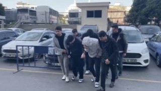 İstanbulda “Kara” lakaplı torbacı baskınla yakalandı: Yarım milyonluk uyuşturucu çıktı