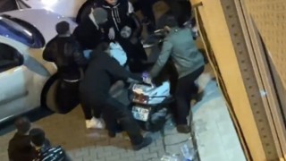 İstanbulda kıraathanede silahlı saldırı kamerada: Sandalye fırlatıp, masaları devirdiler