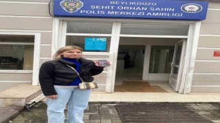 İstanbulda Rus turist taksicinin 100 dolar istediği telefonuna kavuştu