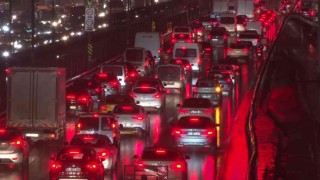İstanbulda yağmur trafiği: Yoğunluk yüzde 90a ulaştı