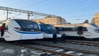 İZBAN arızalandı: Yolcular kalasla tren değiştirdi