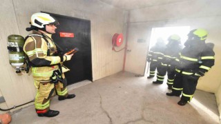 İzmir İtfaiyesinden bir yılda 2 bin 500 kişiye eğitim