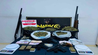 İzmir Kirazda uyuşturucu operasyonu: 2 gözaltı