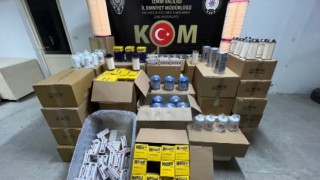 İzmirde 2 bin 863 adet kaçak oto yedek parça ele geçirildi