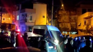 İzmirde iki husumetli grubun bıçaklı silahlı kavgasında kan aktı: 2 ölü