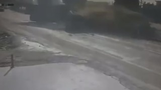İzmirde tır ile kamyonun çarpıştığı feci kaza kamerada