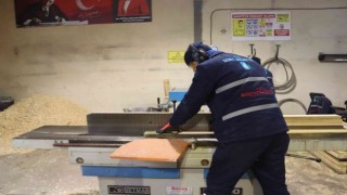 İzmit Belediyesi yüzlerce kent mobilyası üretti