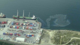 İzmit Körfezini kirleten gemi deniz uçağının radarına takıldı: 14 milyon ceza