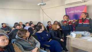 Jandarma ekipleri vatandaşları bilgilendirmeye devam ediyor
