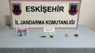 Jandarma ekiplerinden uyuşturucu madde satıcılarına operasyon