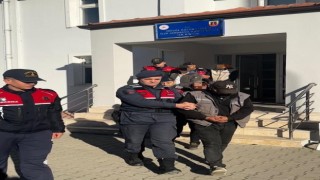 Jandarma, kırsal mahallelerden hırsızlık yapan çeteyi kıskıvrak yakaladı