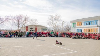 Jandarmadan 400 öğrenciye karne sürprizi