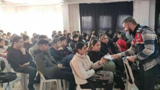 Jandarmadan öğrencilere siber farkındalık eğitimi