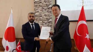 Japonya Büyükelçiliğinden Edremit Belediyesine arama kurtarma aracı hibesi