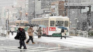 Japonyada yoğun kar yağışı: 280 uçuş iptal edildi
