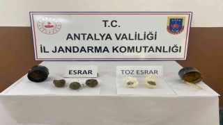 Jöle kutusunun içinden uyuşturucu çıktı
