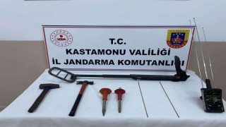 Kaçak kazı yapan 8 define avcısına suçüstü baskın