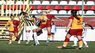 Kadınlar futbolda derbi zamanı: Galatasaray - Fenerbahçe: