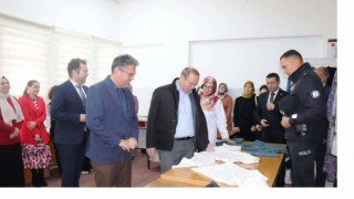 Kadınlar kendi tasarladıkları giysileri sergiledi