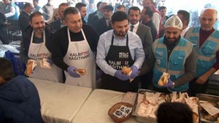 Kağıthanede 20 bin kişiye balık ekmek dağıtıldı