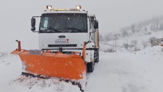 Kahramanmaraşta kar yağışı, kapanan yollar açılıyor