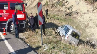 Kahramanmaraşta ticari araç şarampole düştü: 5 yaralı