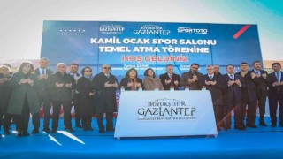 Kamil Ocak Kapalı Spor Salonunun temeli atıldı