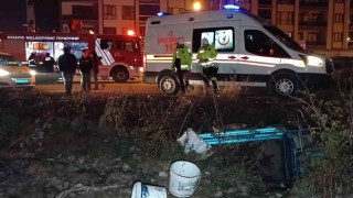 Kanala uçan triportör sürücüsünü itfaiye kurtardı