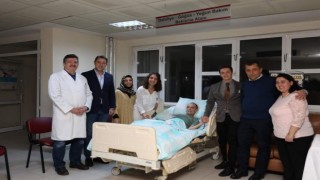 Kanser hastası babaya nişan sürprizi